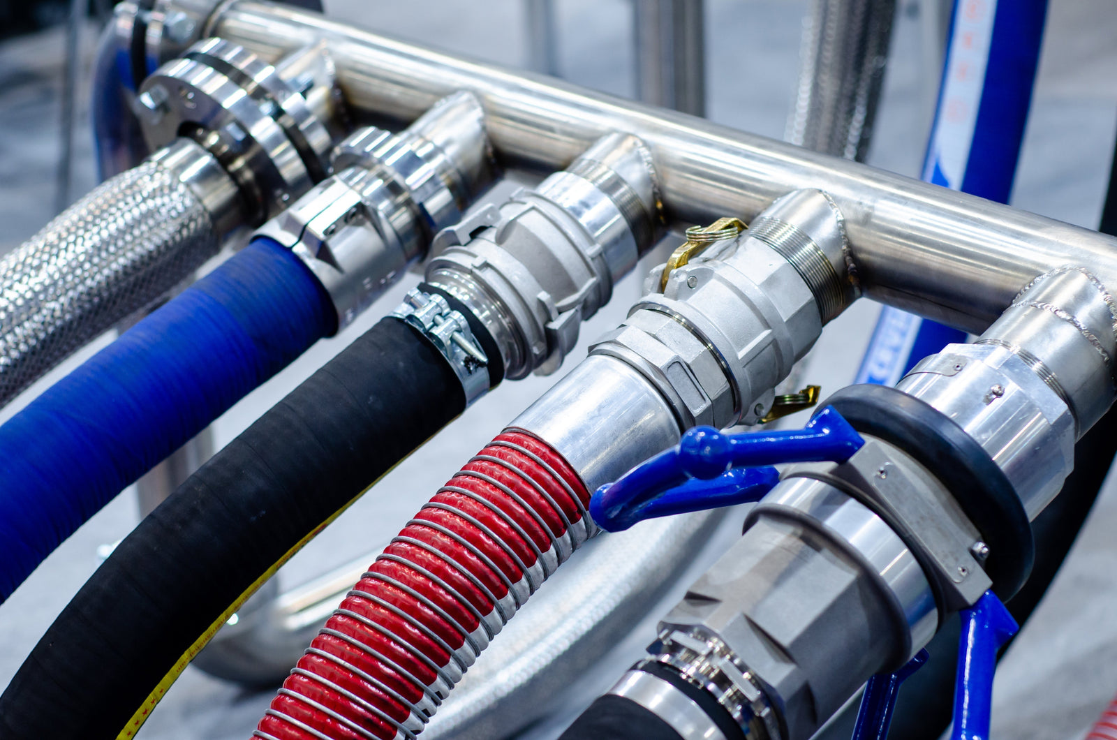 From Air to Steam: Understanding the Different Types of Industrial Hoses